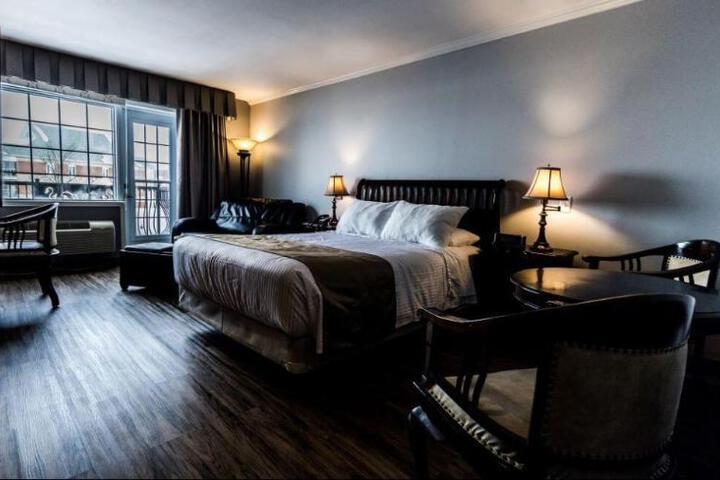1 King Bed Upgrade (3 of 12)