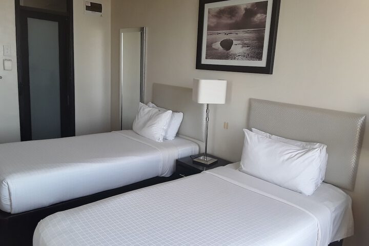 Room 9 of 40