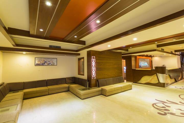 Entrance & Lobby