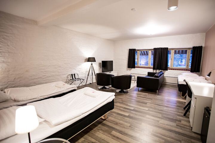 Room 28 of 95