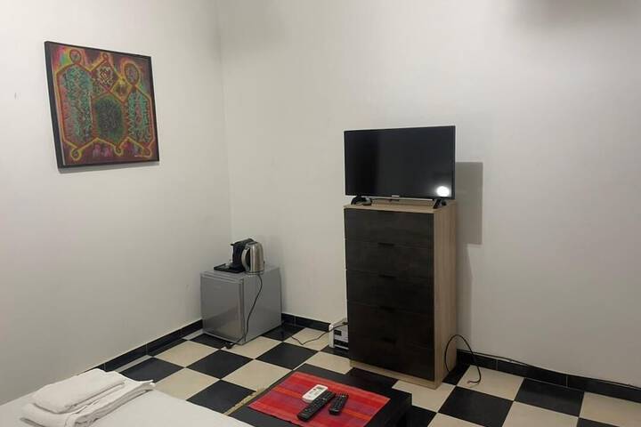 Room 4 of 20