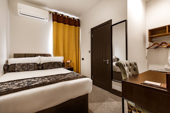 Room 3 of 36