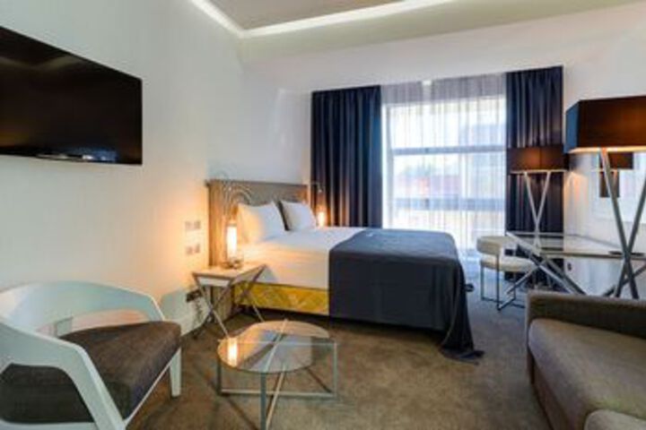 Room 79 of 112