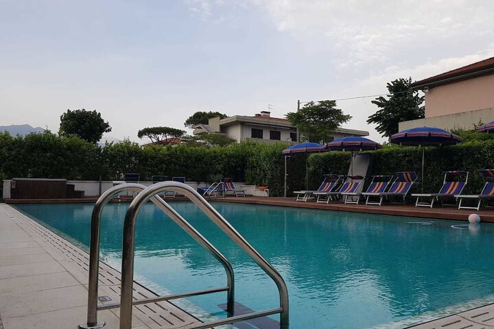 Pool 31 of 51