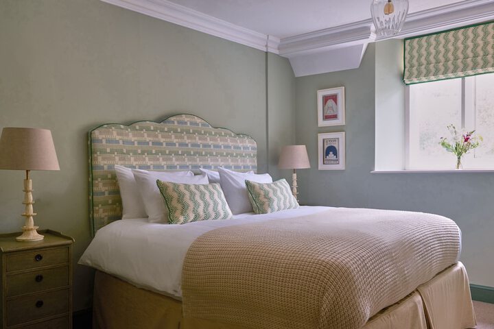 Room 7 of 68