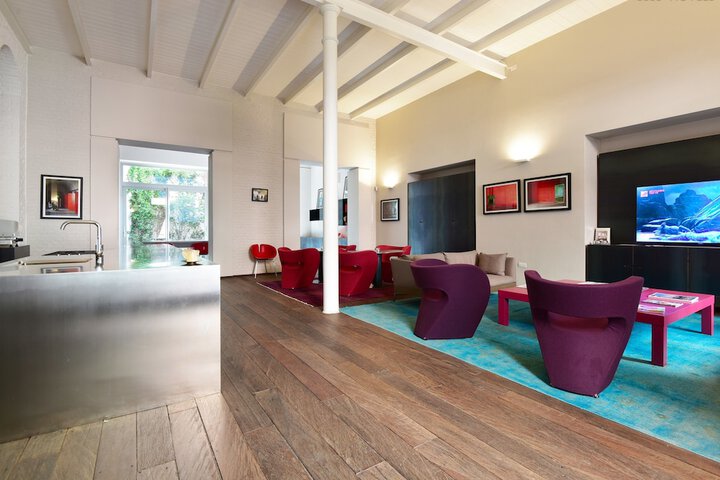 Entrance & Lobby