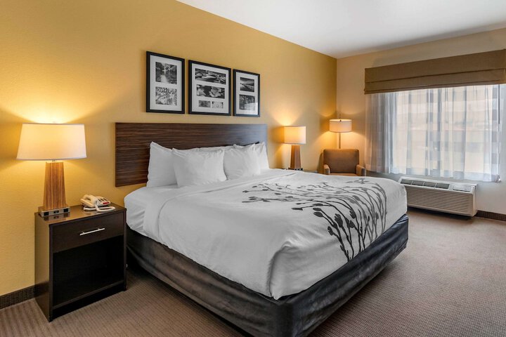 Room 6 of 36