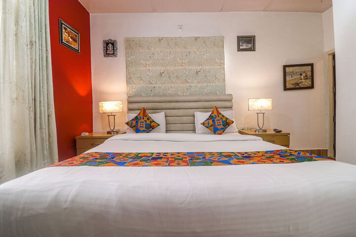 Room 3 of 31