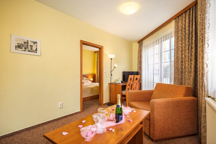 Room 10 of 46
