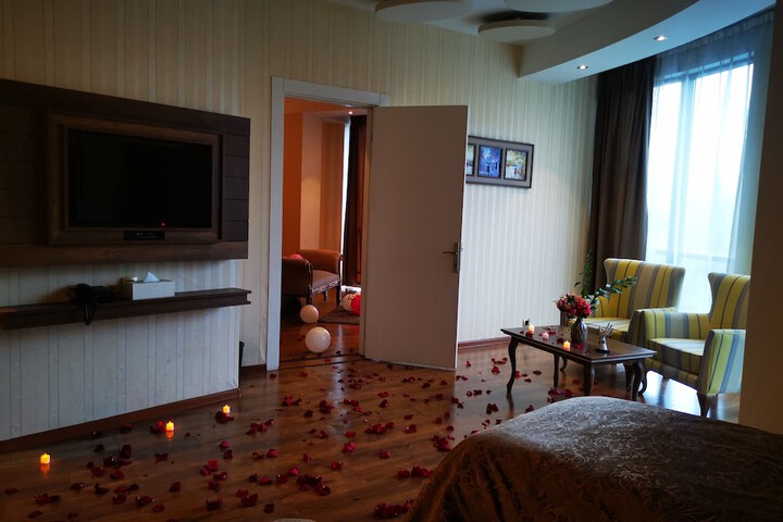 Room 37 of 64