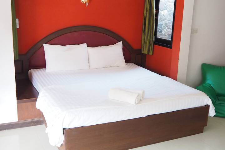 Room 14 of 37