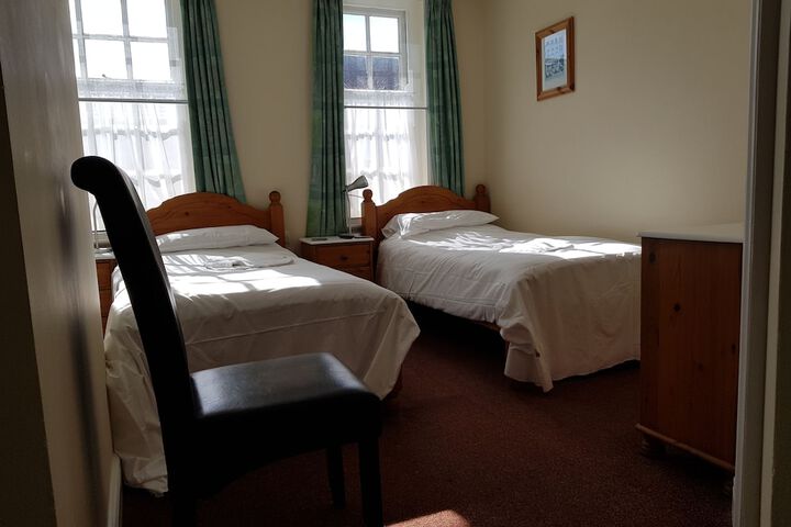 Room 5 of 17