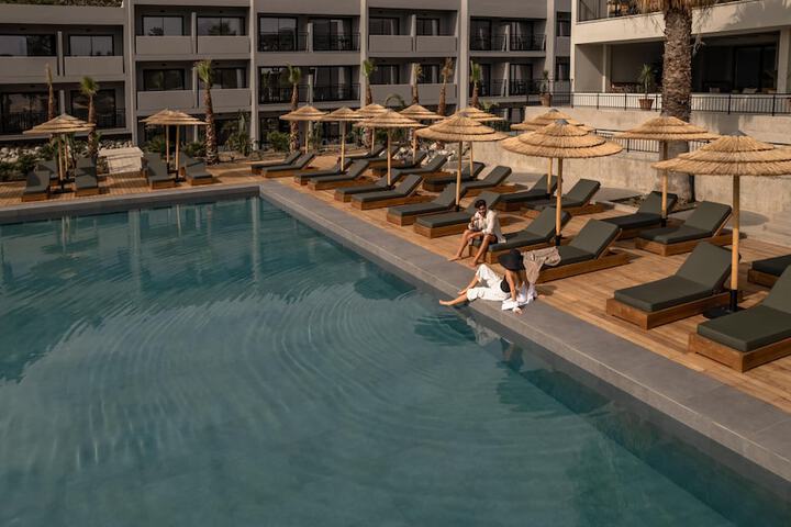 Pool 54 of 84