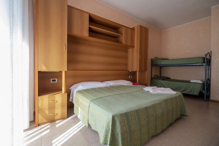 Room 4 of 19