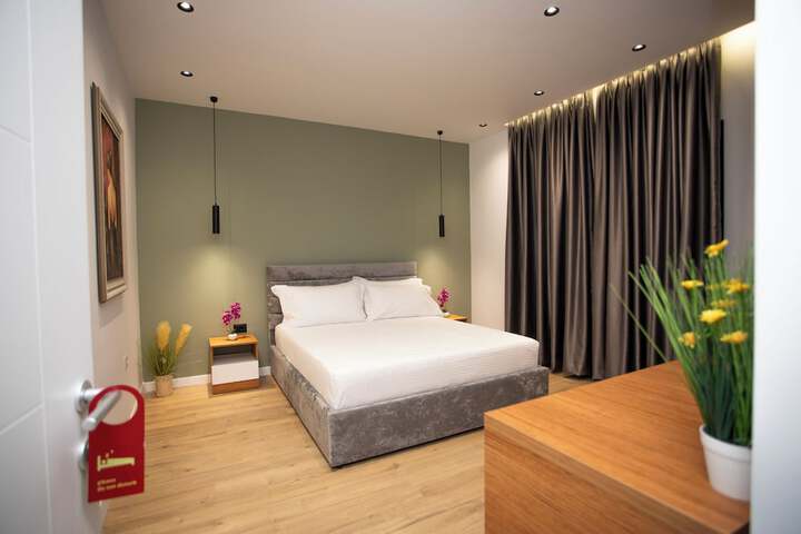 Room 3 of 41