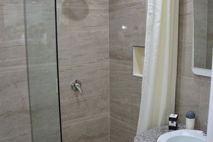 Room 42 of 62