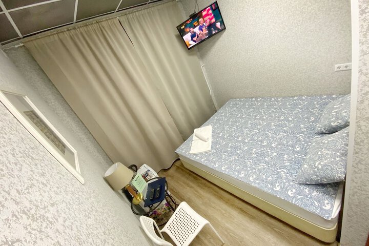 Room 10 of 19