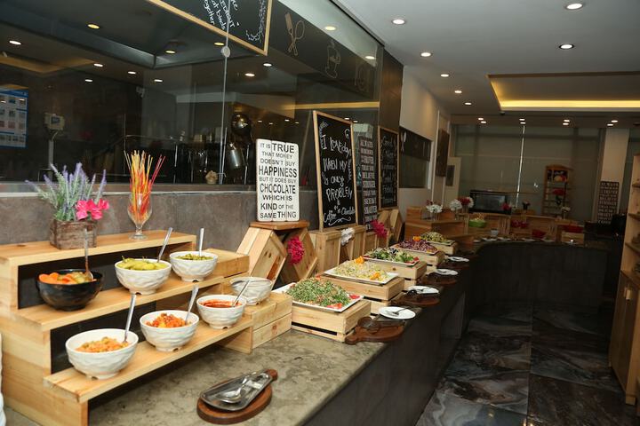 Dining 20 of 35