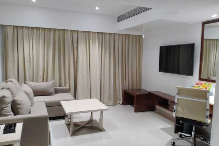 Room 30 of 72