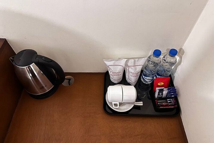 Breakfast/Coffee Service 8 of 12