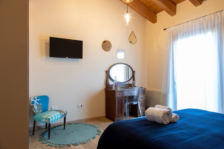 Room 5 of 61