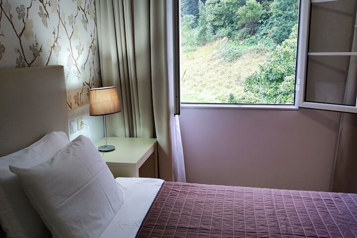 Room 5 of 28