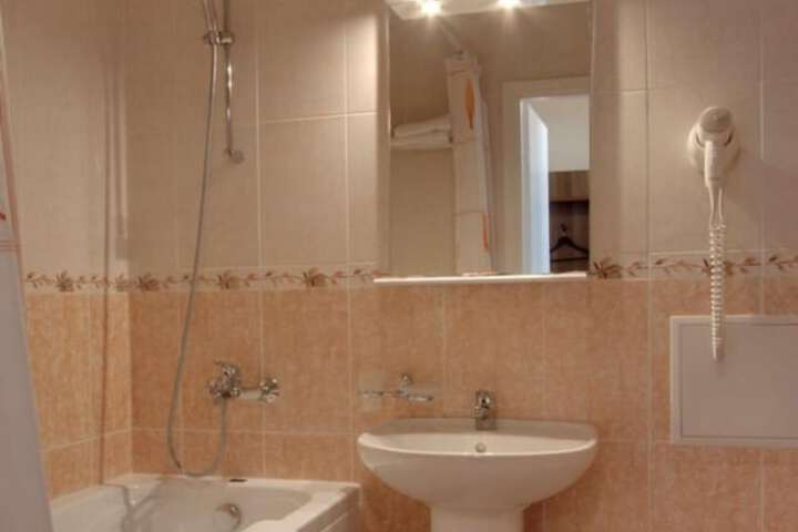 Room 20 of 34