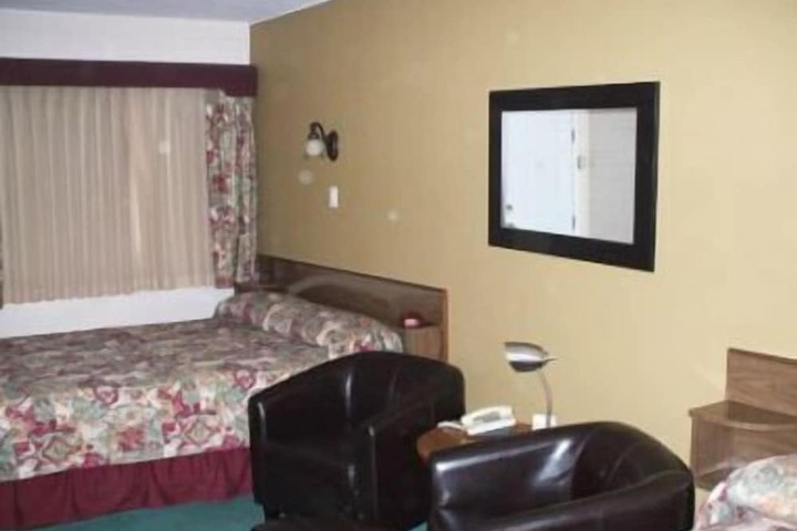 Room 6 of 132