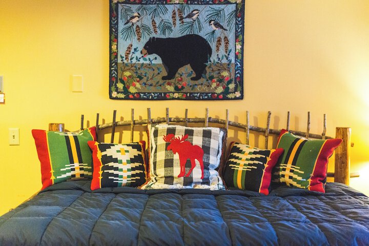 Room 33 of 259
