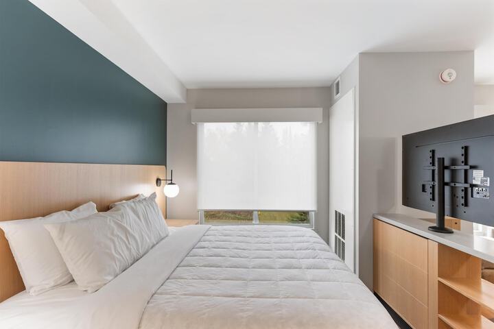 Room 15 of 103