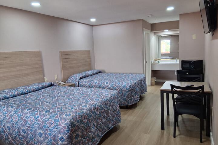 Room 11 of 16