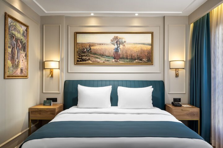 Room 8 of 30