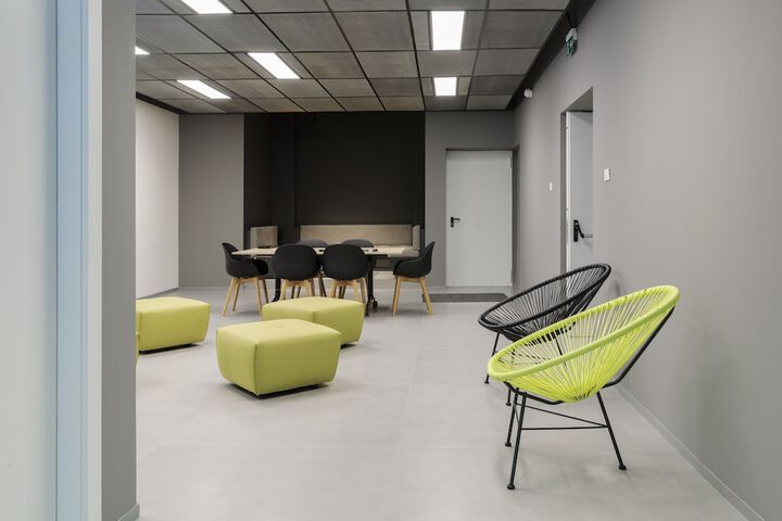 Business Center 62 of 73