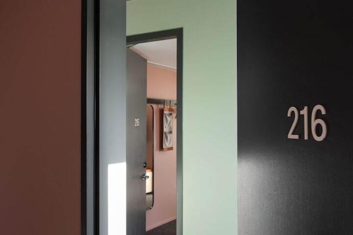 Room 13 of 52