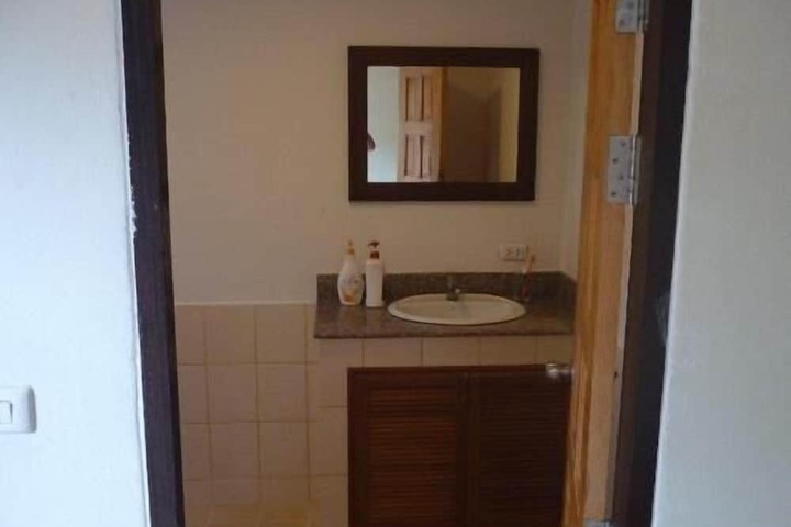 Room 9 of 18