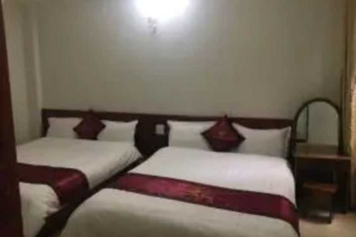 H ng NhÂt Hotel