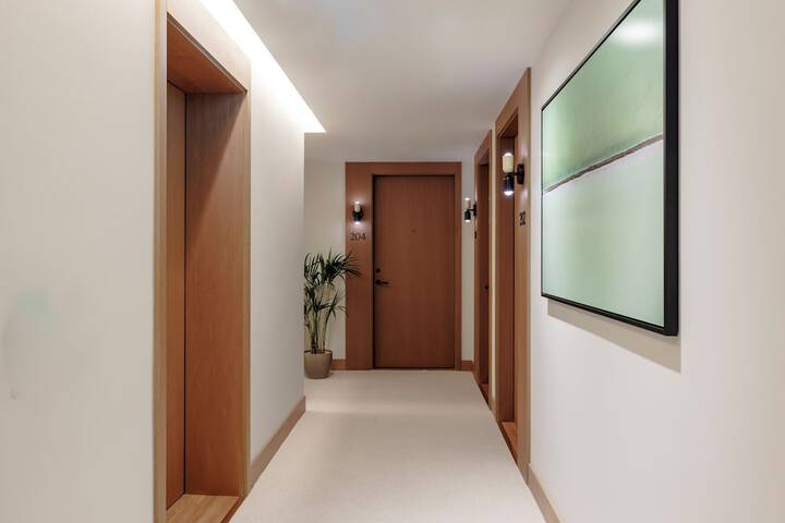 Ballroom/Hall 37 of 38