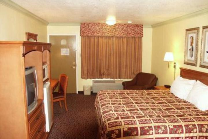 Room 2 of 5