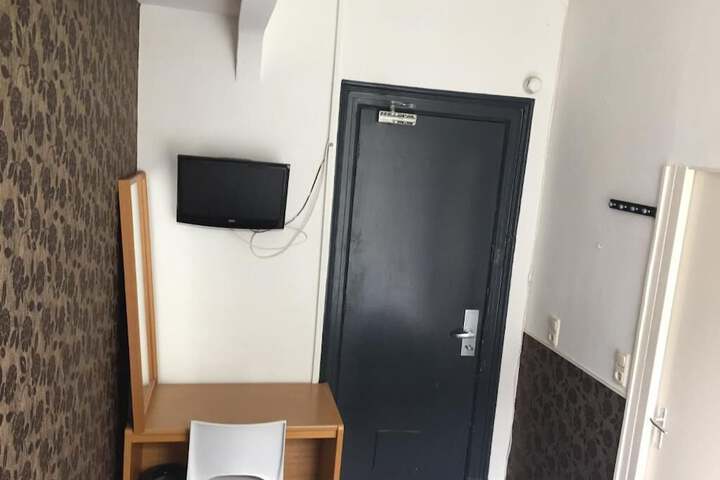 Room 12 of 53