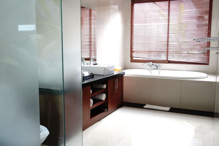 Room 12 of 26