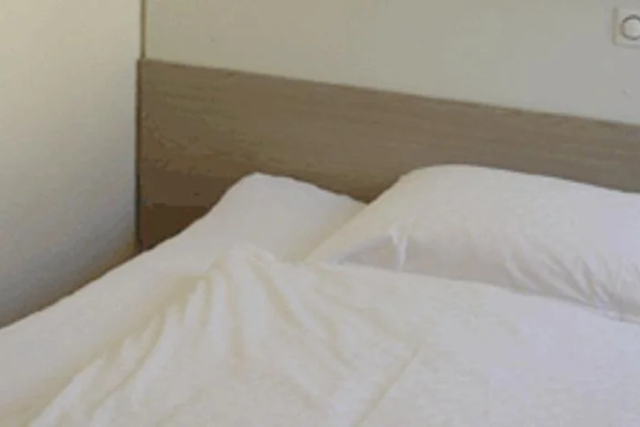 Room 6 of 14