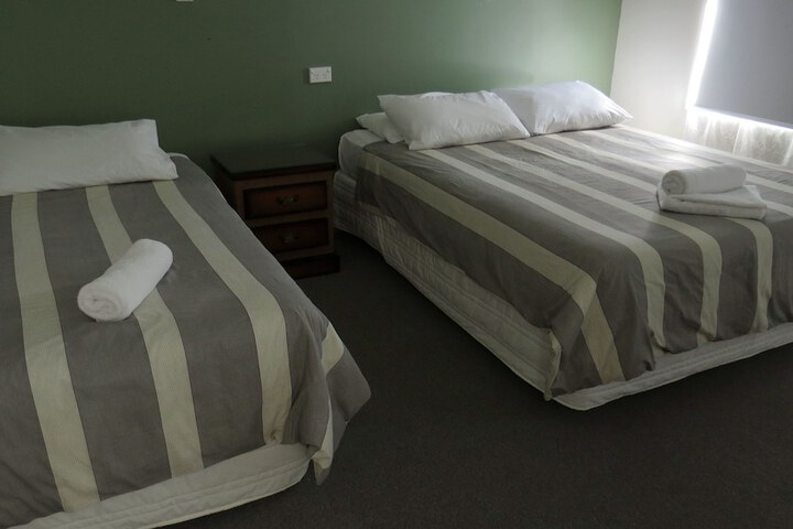 Room 16 of 33
