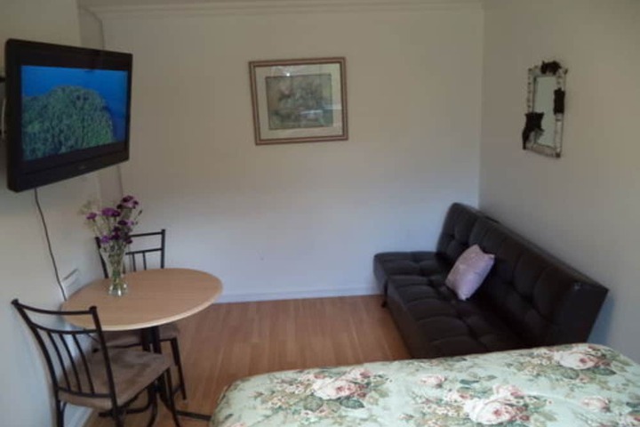 Room 9 of 24