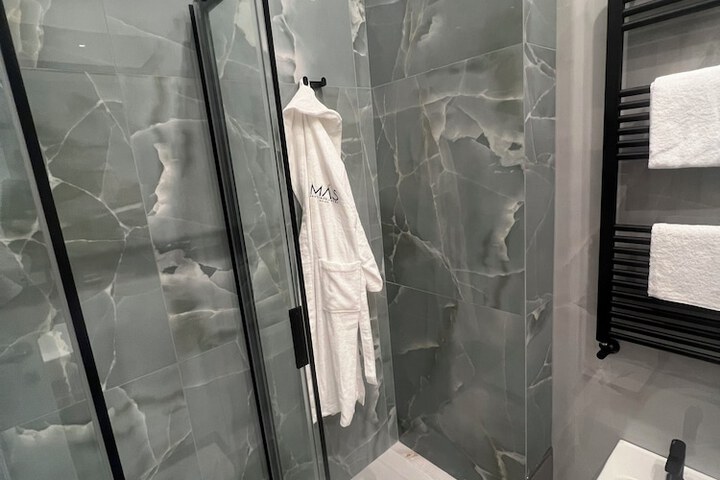 Room 52 of 59