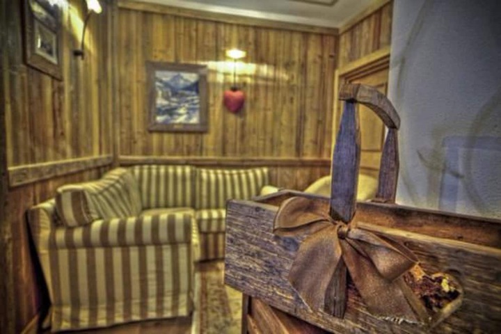 Hotel Interior 7 of 49