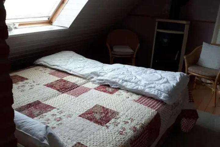 Room 6 of 14