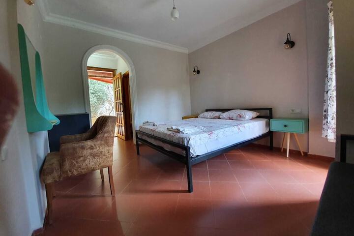 Room 42 of 80