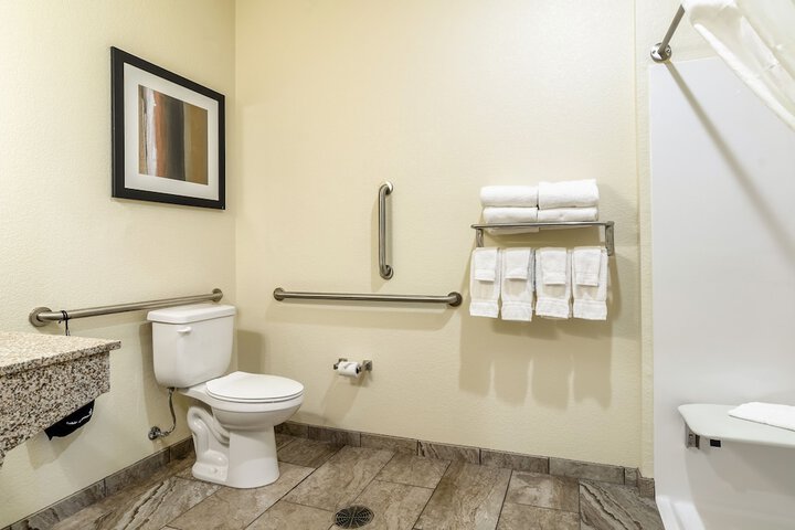 King Guest Room (18 of 19)