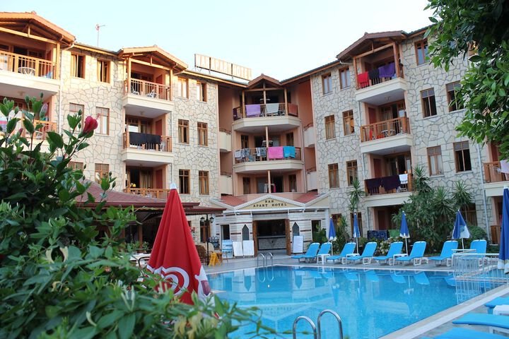Pool Hotel