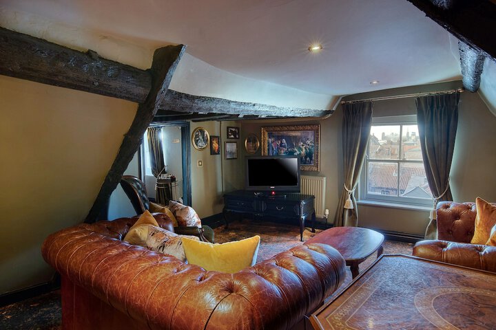 Room 17 of 31